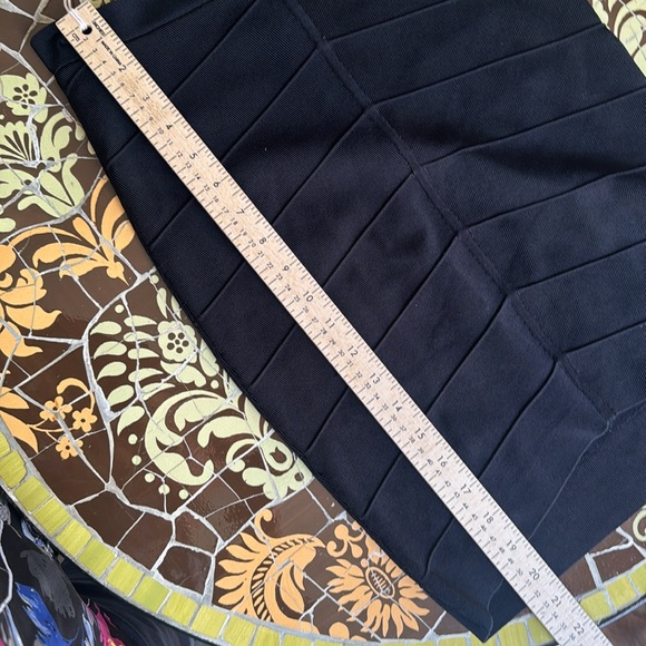 BEBE KNIT PENCIL SKIRT Sz: M - Picture 5 of 7